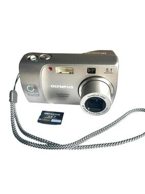 Vintage Olympus D-555 Zoom 5.1MP Digicam - Tested & Working Y2K Camera Bundle